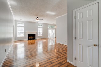 201 Majestic Dr in Columbia, SC - Foto de edificio - Building Photo