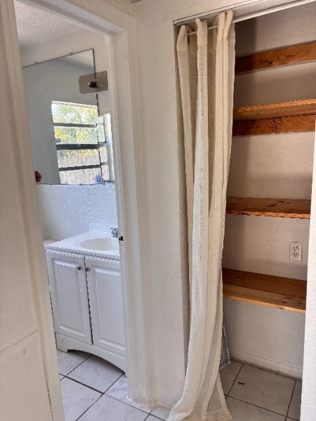 1541 Newark St S in St. Petersburg, FL - Foto de edificio - Building Photo