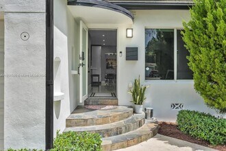 147 NW 87th St in El Portal, FL - Building Photo - Building Photo