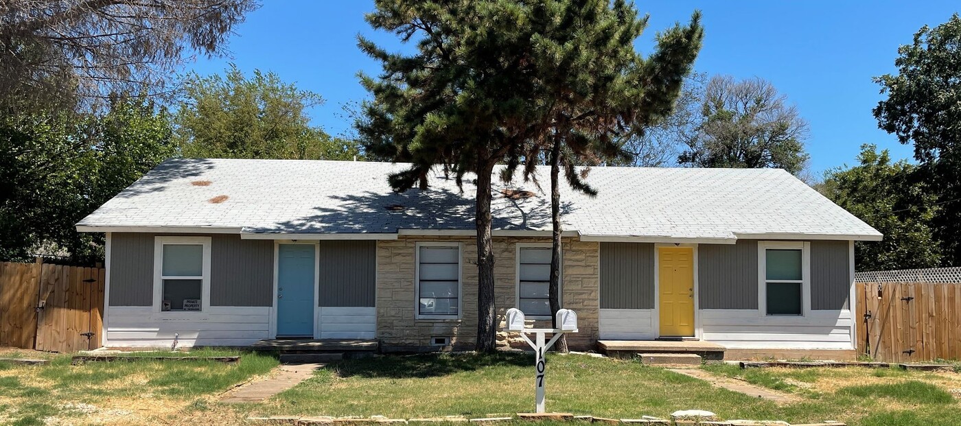 107 W Texas Ave-Unit -A in Killeen, TX - Building Photo