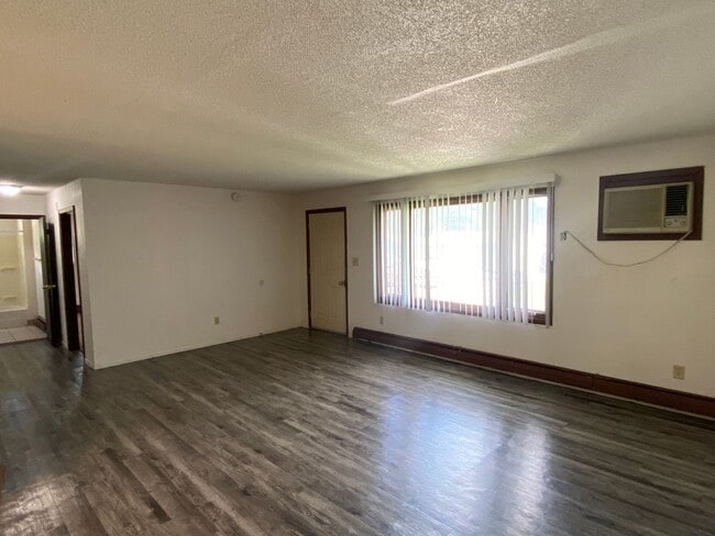 2016 Dyke Ave in Grand Forks, ND - Building Photo - Building Photo