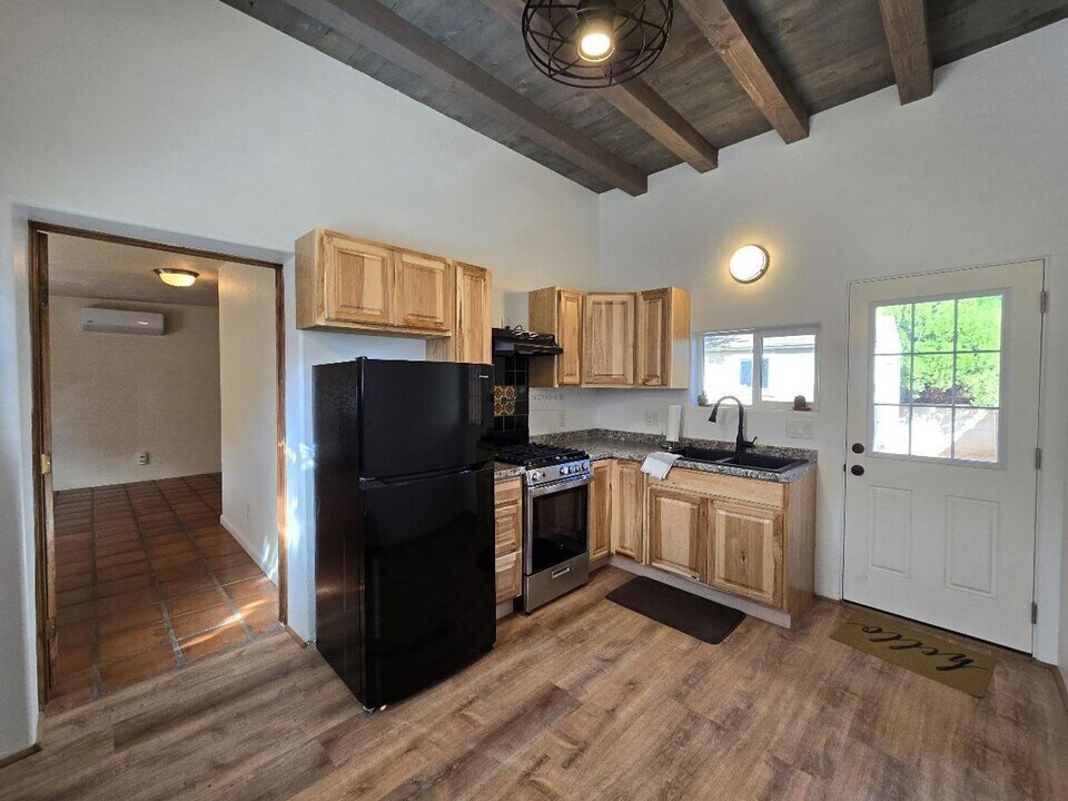 1410 Zuni St in Santa Fe, NM - Building Photo