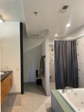 900 Hickory St, Unit 900 Hickory Unit 2F in St. Louis, MO - Foto de edificio - Building Photo