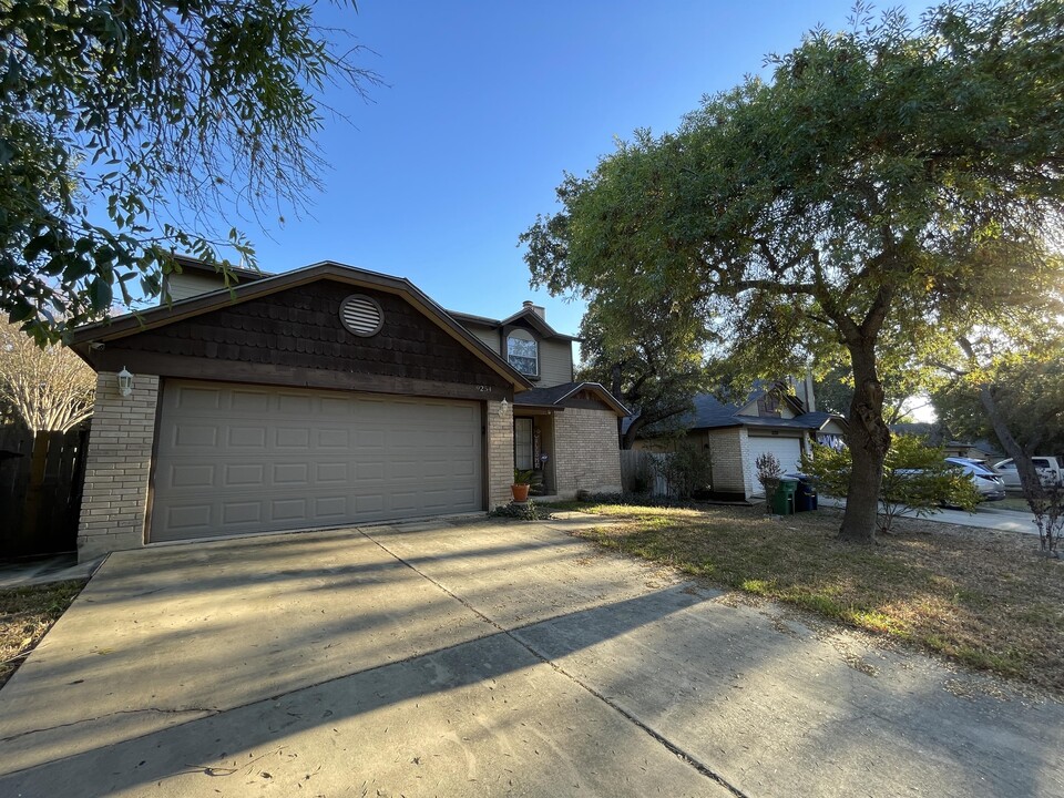 9254 Ridge Cross in San Antonio, TX - Building Photo