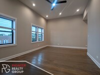 3409 W Fullerton Ave, Unit 3A in Chicago, IL - Building Photo - Building Photo