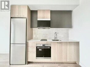 30 Dreamers Wy in Toronto, ON - Building Photo - Building Photo