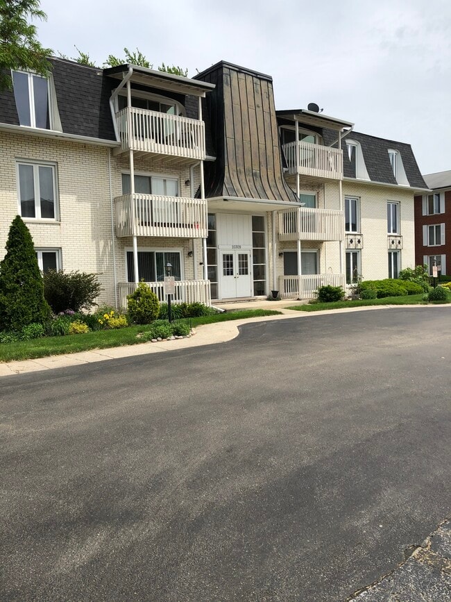 property at 10309 Circle Dr