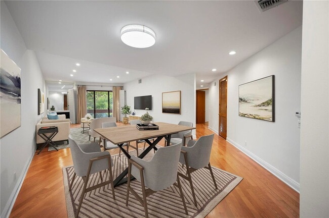 750 S Bundy Dr in Los Angeles, CA - Building Photo - Building Photo