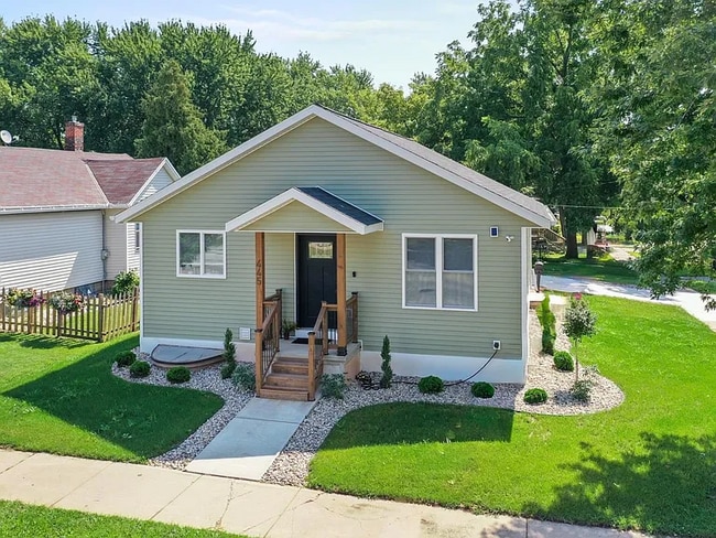 property at 445 S Baird St