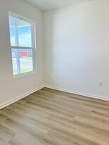 214 Eagle Edge Dr in Joplin, MO - Building Photo