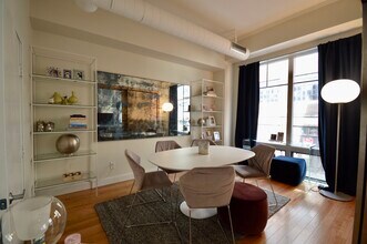 139 E Berkeley St, Unit 203 in Boston, MA - Building Photo - Building Photo