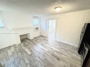 605 S J St in Lake Worth Beach, FL - Building Photo - Building Photo