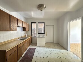 3147 W Medill Ave in Chicago, IL - Building Photo - Building Photo