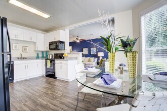 5101 Martin Luther King Blvd in Houston, TX - Building Photo - Building Photo