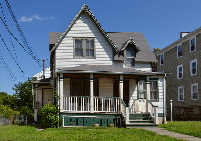 48 Orchard St in Stamford, CT - Building Photo - Building Photo