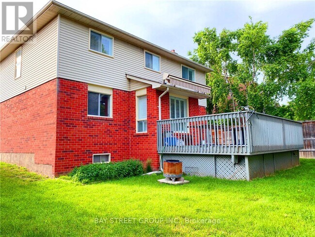 331 Green Ln in Markham, ON - Building Photo - Building Photo