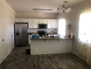 1602 Austin Ave in Dinuba, CA - Building Photo - Building Photo