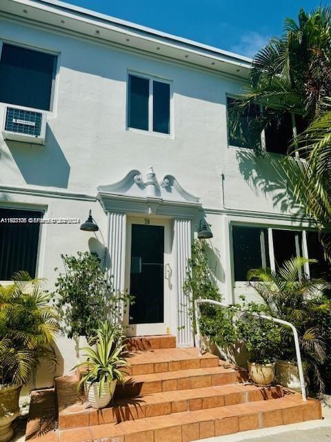 10070 E Bay Harbor Dr in Bay Harbor Islands, FL - Building Photo - Building Photo