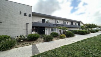 Commonwealth Manor in Los Angeles, CA - Building Photo