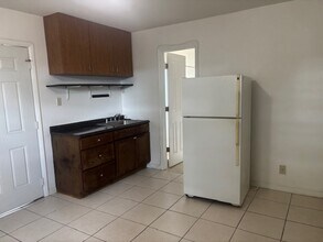 1420 N 69th Way in Hollywood, FL - Foto de edificio - Building Photo