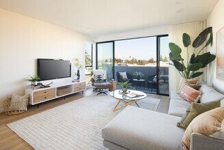 Frame Downtown Culver in Los Angeles, CA - Building Photo - Interior Photo