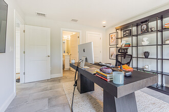 4729 Legacy Park Dr in Tampa, FL - Building Photo - Building Photo