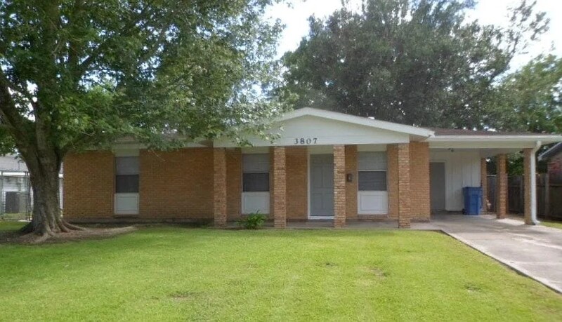 3807 Mount St in Berwick, LA - Foto de edificio