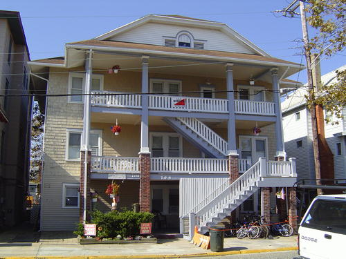 706 Moorlyn Ter in Ocean City, NJ - Building Photo