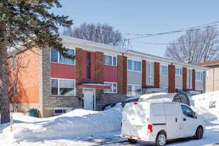 102 Legrand Av in Laval, QC - Building Photo