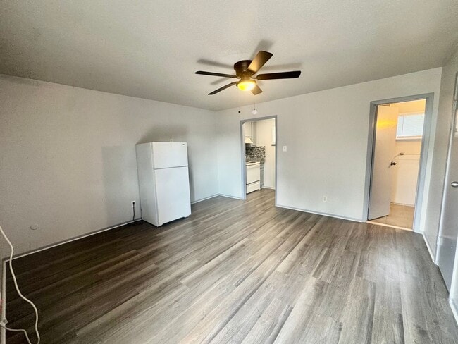 1005 Spooner St in Pasadena, TX - Foto de edificio - Building Photo