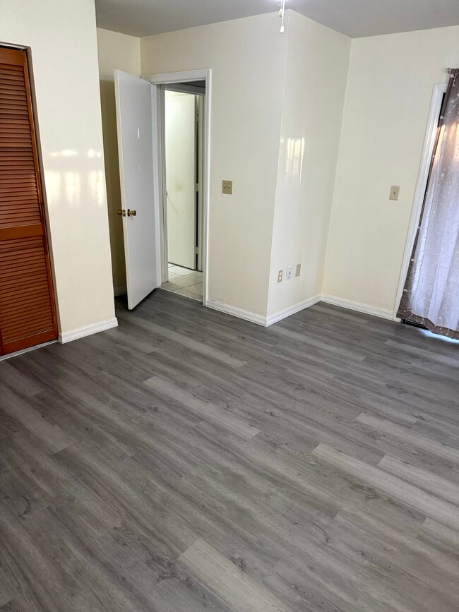 353 Dundee Dr in Poinciana, FL - Foto de edificio - Building Photo