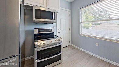 1551 Nicholson Rd in Jacksonville, FL - Building Photo - Building Photo