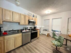 112 Berkshire St, Unit 3 in Cambridge, MA - Building Photo