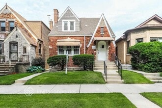 1636 N Nashville Ave in Chicago, IL - Building Photo - Building Photo