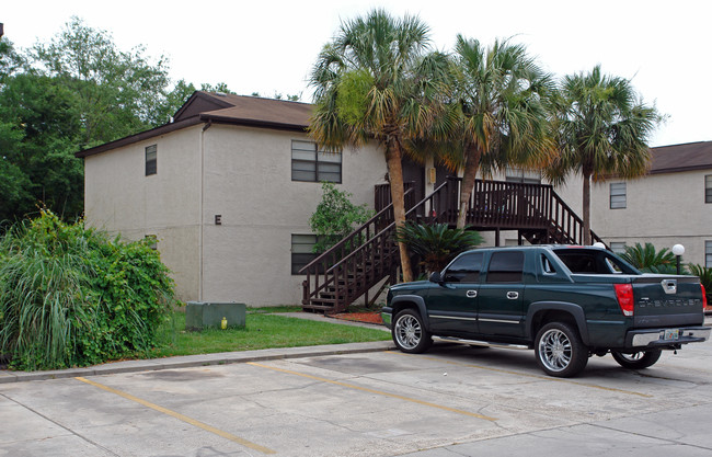 Tyndall Lake Apartments in Panama City, FL - Foto de edificio - Building Photo