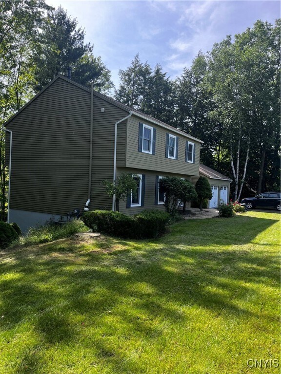 4405 Jack in the Pulpit Cir in Manlius, NY - Building Photo - Building Photo