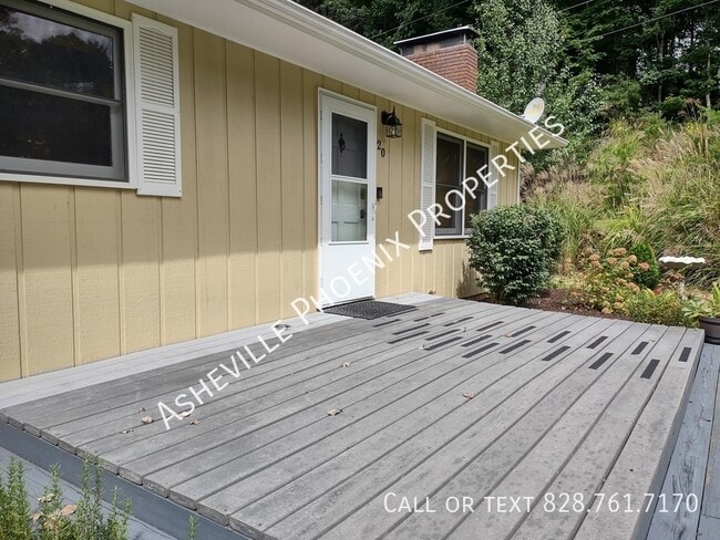 20 Mountain Dr in Candler, NC - Building Photo - Building Photo