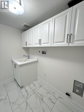 7 Abbeyhill Ln in Markham, ON - Building Photo - Building Photo