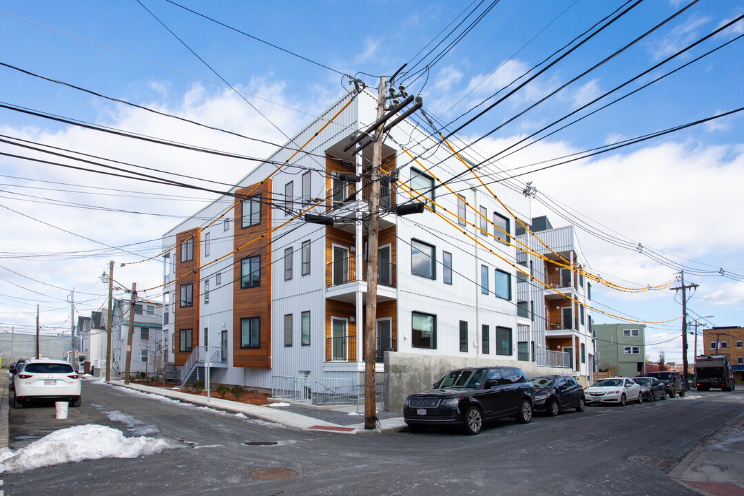 14 Ward St in Somerville, MA - Foto de edificio