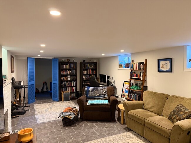 6460 Eppard St in Falls Church, VA - Building Photo - Building Photo