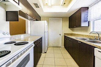 12807 Kellywood Cir in Hudson, FL - Building Photo - Building Photo