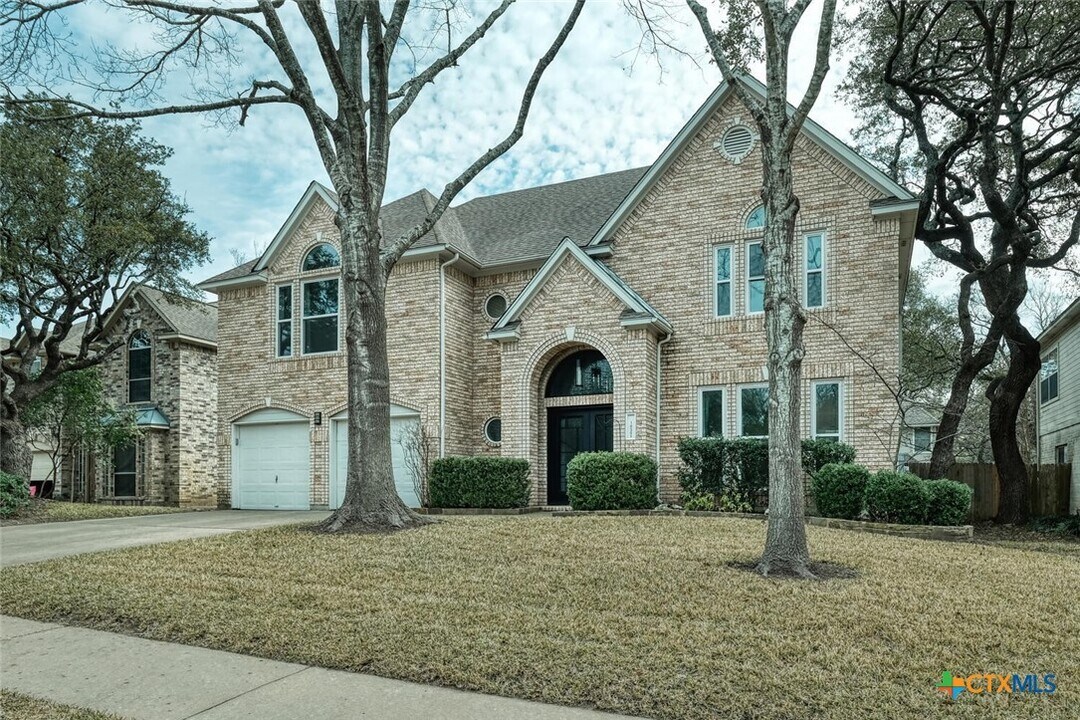 10205 Open Gate Dr in Austin, TX - Building Photo