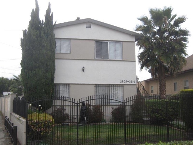 2608-2610 S Ridgeley Dr in Los Angeles, CA - Foto de edificio