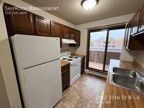 2052 15th St N in St. Cloud, MN - Building Photo - Building Photo