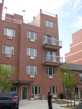 132-20 Pople Ave in Flushing, NY - Foto de edificio - Building Photo