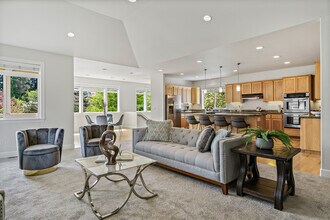 1201 160th St SW in Lynnwood, WA - Building Photo - Building Photo