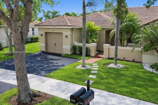 1918 Andromeda Ln in Weston, FL - Building Photo - Building Photo