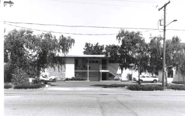 8505 NE Halsey St in Portland, OR - Building Photo - Building Photo