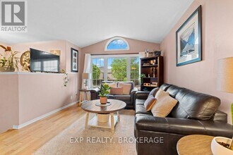 1313 Juniper Dr in Kingston, ON - Building Photo - Building Photo