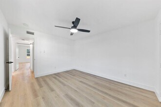1514 Wirt Rd in Houston, TX - Building Photo - Building Photo